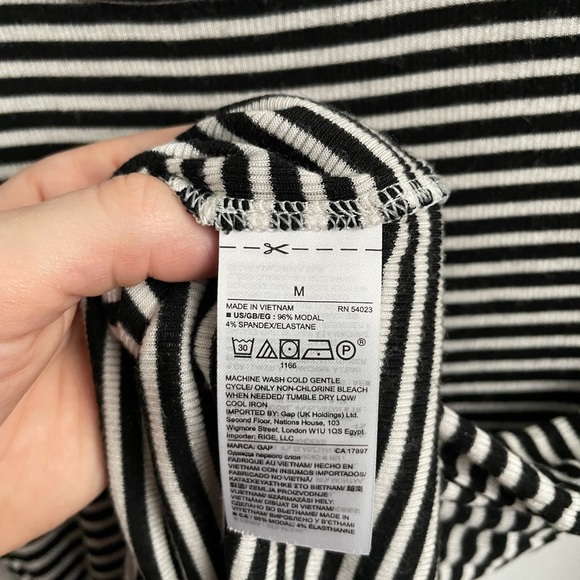 3/$15 B&W striped shirt - Picture 3 of 4